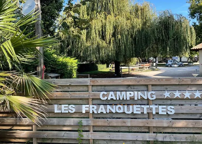 Mobil Confortable - 5 Pers. - Api-1-52-2155 Campsite *