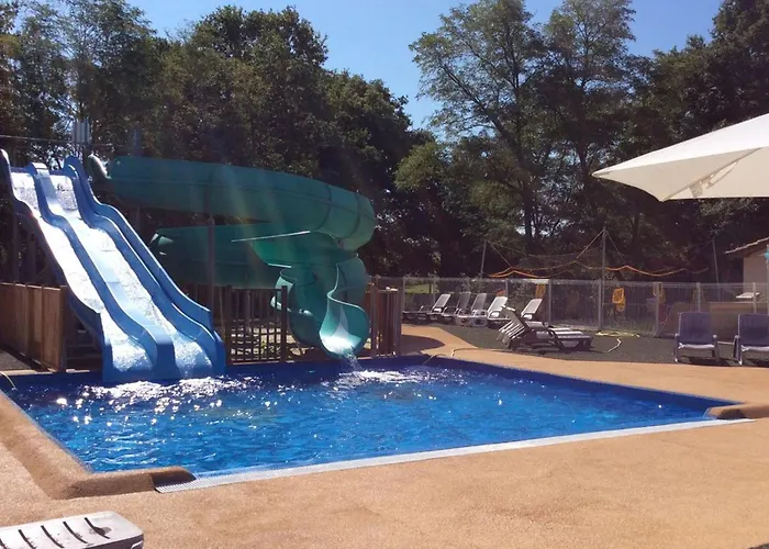 Mobil Confortable - 5 Pers. - Api-1-52-2155 * Grayan-et-l'Hopital